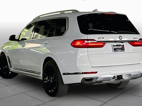 Used 2022 BMW X7 xDrive40i w/ Premium Package AWD/4WD image 11