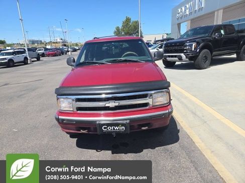 Used 1997 Chevrolet Blazer LS w/ Preferred Equipment Group AWD/4WD image 2