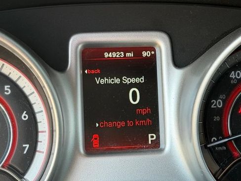 Used 2019 Dodge Journey SE w/ Blacktop Package FWD image 4