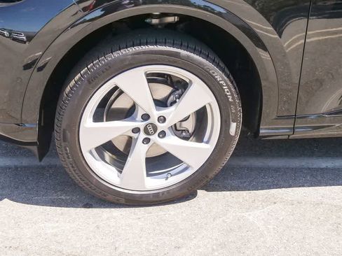 Certified 2025 Audi Q5 Premium w/ Premium Plus AWD/4WD image 5