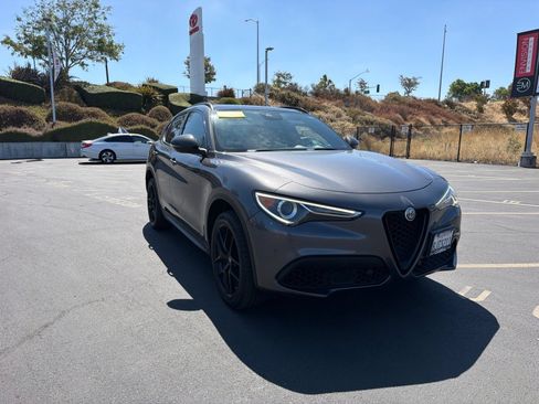 Used 2019 Alfa Romeo Stelvio Ti Sport w/ Quick Order Package 22S Sport AWD/4WD image 1