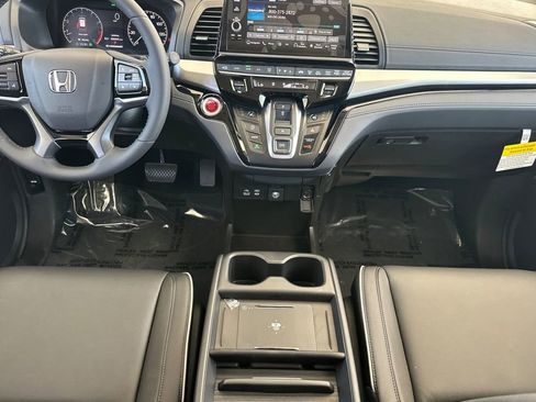 New 2026 Honda Odyssey Touring image 15