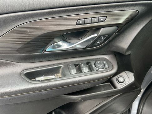 Used 2019 GMC Terrain SLT w/ Preferred Package image 19