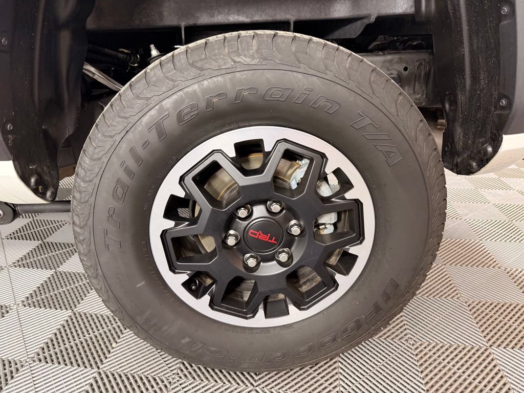 Certified 2025 Toyota Tacoma TRD Off-Road AWD/4WD image 14