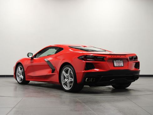 Used 2025 Chevrolet Corvette Stingray Coupe w/ 1LT RWD image 6