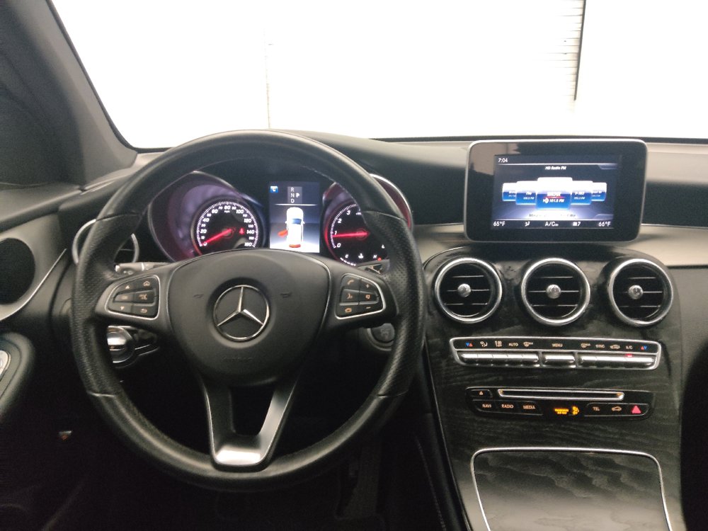 Used 2019 Mercedes-Benz GLC 300 4MATIC w/ Premium Package image 22