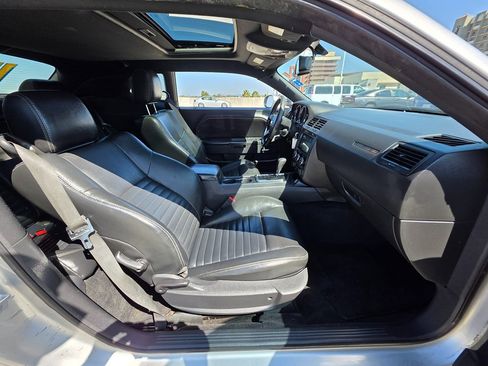 Used 2009 Dodge Challenger R/T image 9