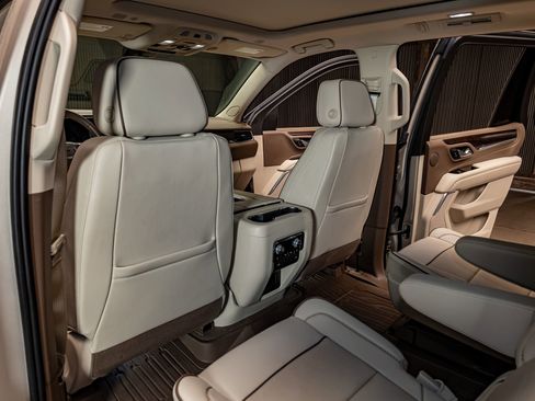 Used 2022 GMC Yukon Denali w/ Denali Premium Package AWD/4WD image 22