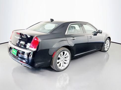 Used 2019 Chrysler 300 Limited image 10