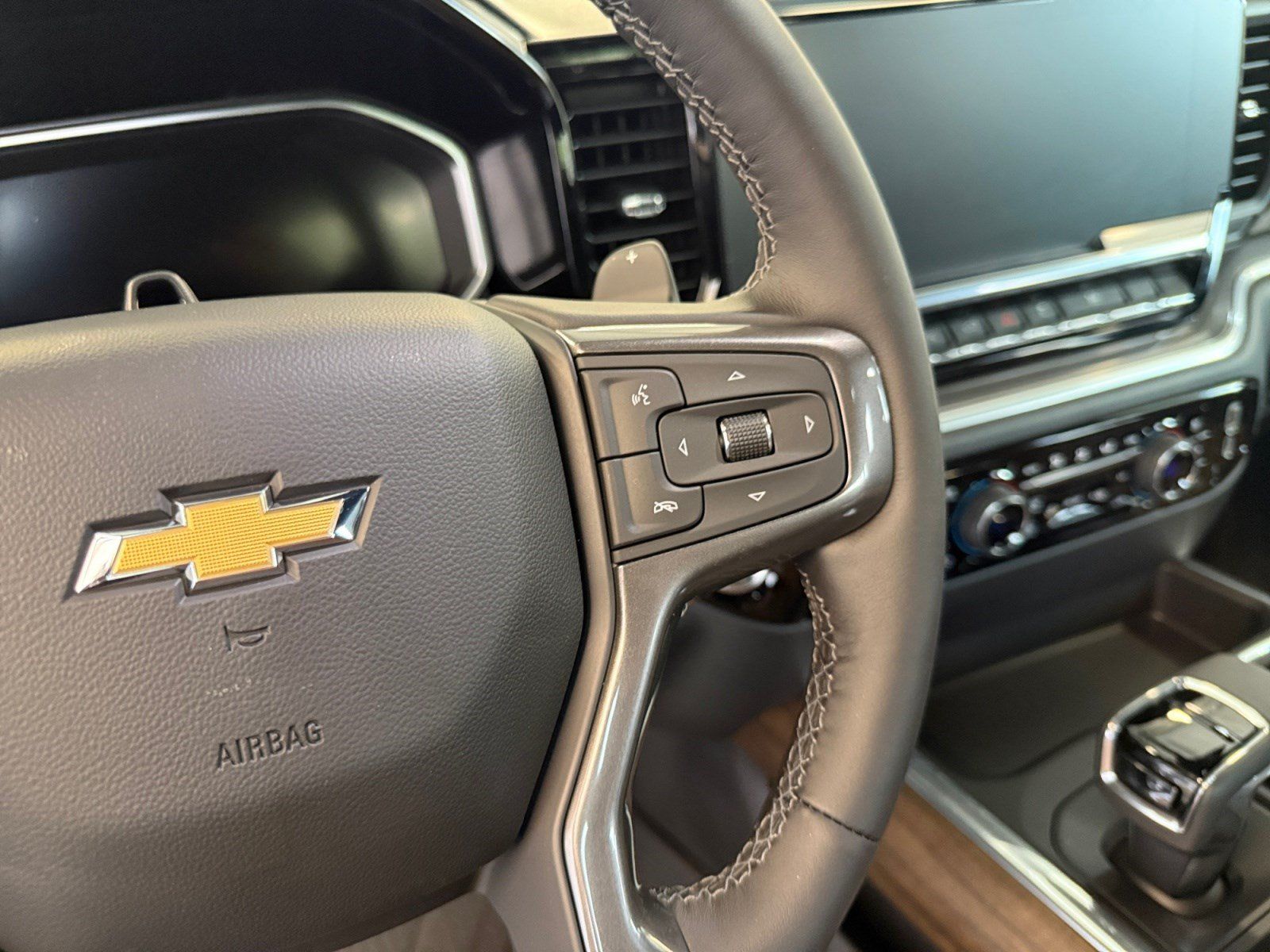 New 2026 Chevrolet Silverado 1500 High Country w/ Technology Package AWD/4WD image 25