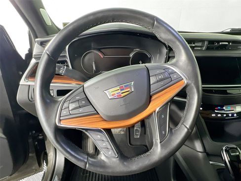 Used 2020 Cadillac XT5 Premium Luxury image 9