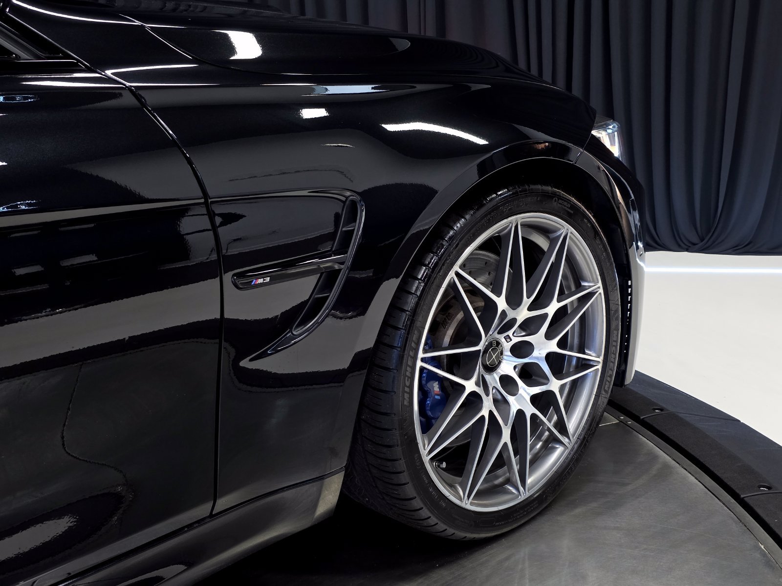 Used 2017 BMW M3 RWD image 5
