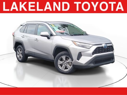 Used 2022 Toyota RAV4 XLE image 1