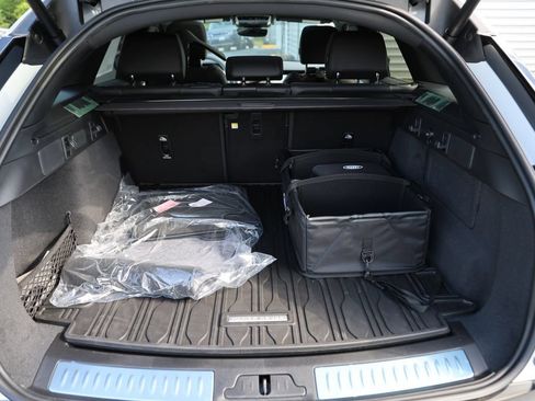 New 2026 Land Rover Range Rover Velar S AWD/4WD image 12