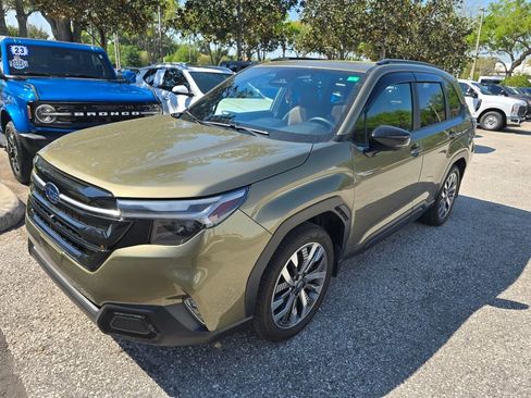 Used 2025 Subaru Forester Touring image 2