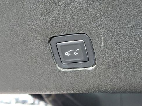 Used 2018 Chevrolet Traverse LT w/ LPO, Floor Liner Package image 33