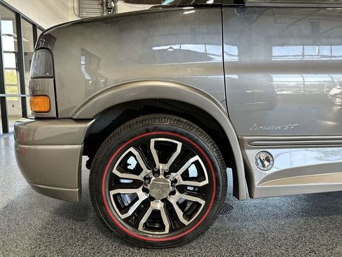 Used 2024 GMC Savana 2500 w/ Driver Convenience Package image 32