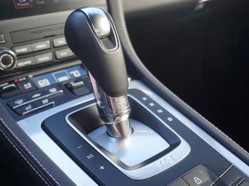 Certified 2024 Porsche 718 Cayman RWD image 6