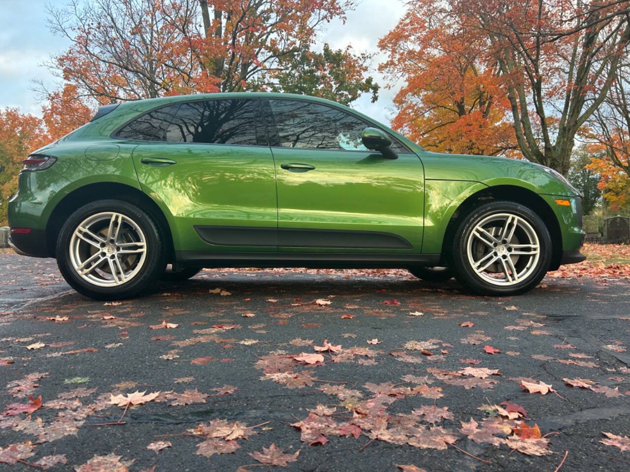 Used 2019 Porsche Macan AWD/4WD image 2