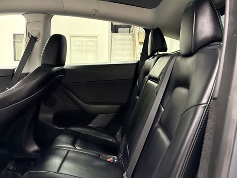 Used 2023 Tesla Model Y Long Range image 13