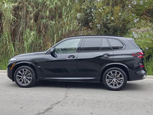 Used 2025 BMW X5 sDrive40i w/ Executive Package image 28