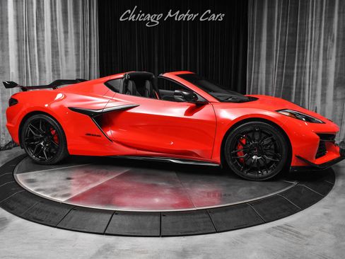 Used 2024 Chevrolet Corvette Z06 w/ Z07 Performance Package RWD image 6