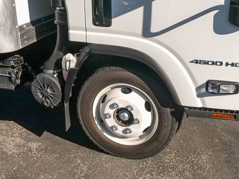 New 2024 Chevrolet Low Cab Forward image 5