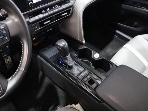 Used 2025 Toyota Camry SE FWD image 29