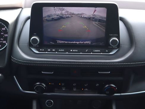 Used 2023 Nissan Rogue S image 15