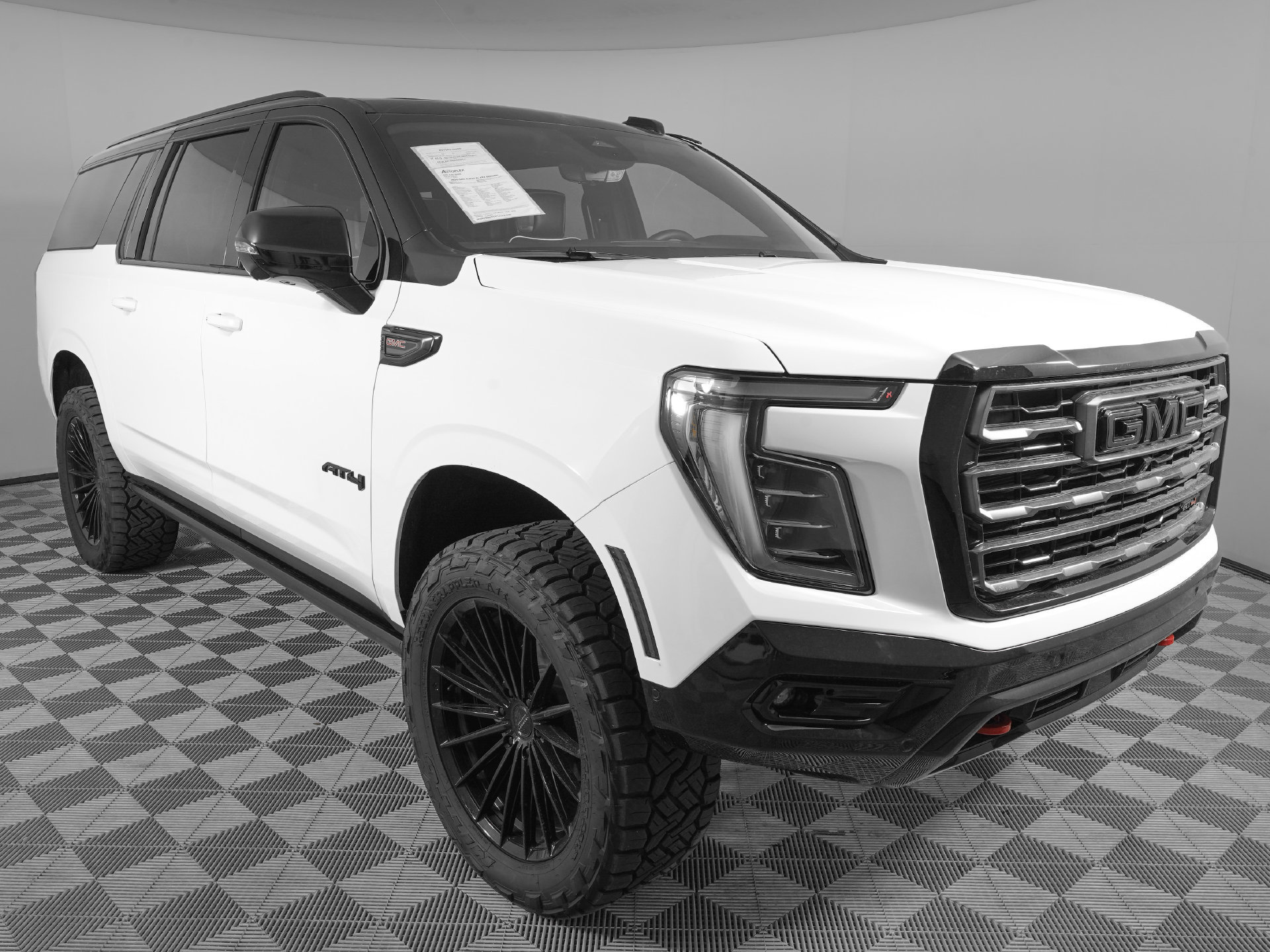 Used 2026 GMC Yukon XL AT4 Ultimate w/ LPO, Floor Liner Package AWD/4WD image 2