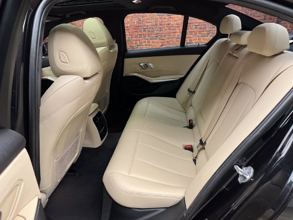 Used 2021 BMW 330i xDrive Sedan w/ Premium Package AWD/4WD image 25