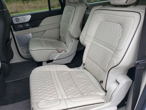 Used 2022 Lincoln Navigator L Black Label AWD/4WD image 31