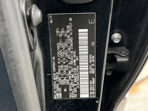 Used 2013 Lexus LX 570 4WD image 28