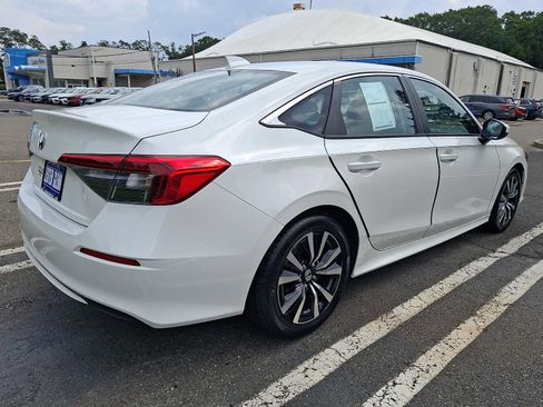 Certified 2024 Honda Civic EX image 6
