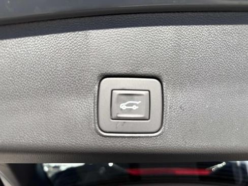 Used 2026 Chevrolet TrailBlazer LT w/ Convenience Package FWD image 9