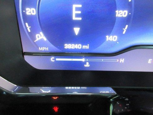 Used 2024 Chevrolet Silverado 2500 LT image 20