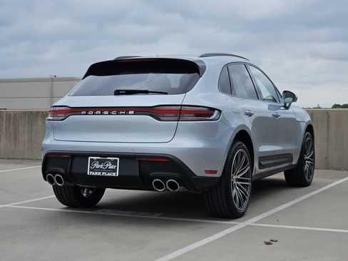 Certified 2026 Porsche Macan image 8