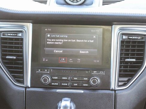 Used 2017 Porsche Macan S image 18