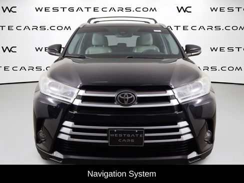 Used 2019 Toyota Highlander XLE AWD/4WD image 2