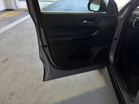 Used 2025 Chevrolet Equinox LT image 20