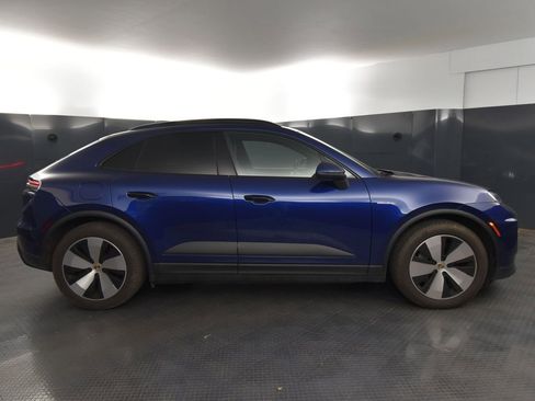 Certified 2024 Porsche Macan 4 Electric AWD/4WD image 8
