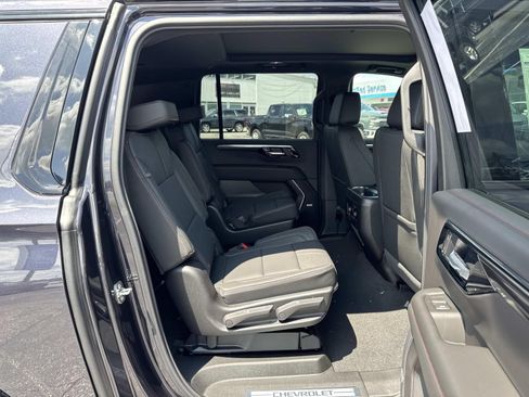 New 2026 Chevrolet Suburban RST w/ RST Capability Package AWD/4WD image 12
