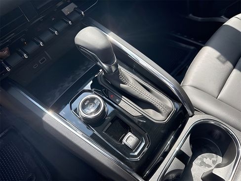 New 2025 GMC Canyon Elevation w/ Convenience Package image 18