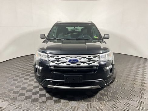 Used 2018 Ford Explorer XLT AWD/4WD image 5