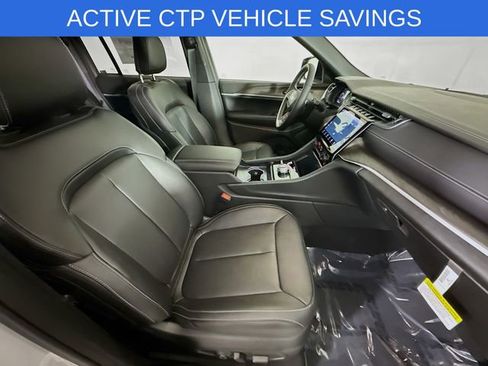 New 2025 Jeep Grand Cherokee Limited w/ Black Appearance Package image 26