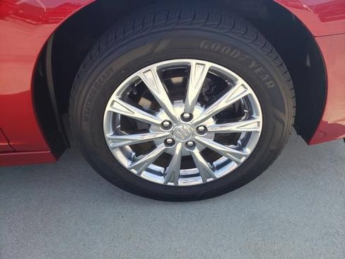 Used 2011 Buick Lucerne CXL FWD image 28