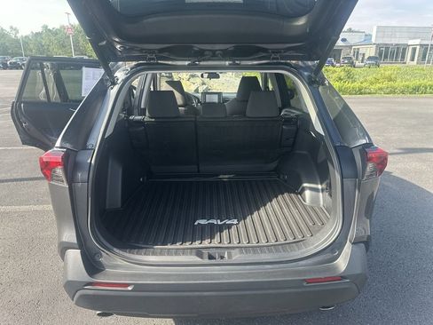 Used 2021 Toyota RAV4 XLE w/ Convenience Package AWD/4WD image 30