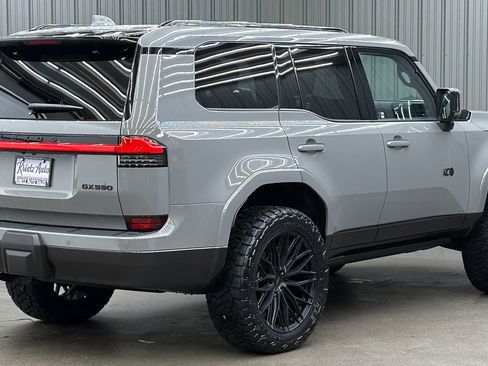 Used 2026 Lexus GX 550 w/ Accessory Package (2T) image 5