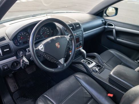 Used 2010 Porsche Cayenne AWD/4WD image 4