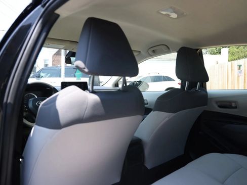 Used 2022 Toyota Corolla LE FWD image 25